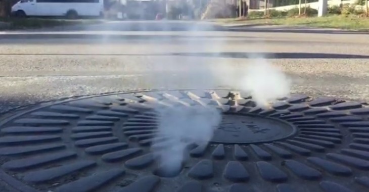 ZWiK Łódź: Dymem w nielegalne przyłącza do kanalizacji